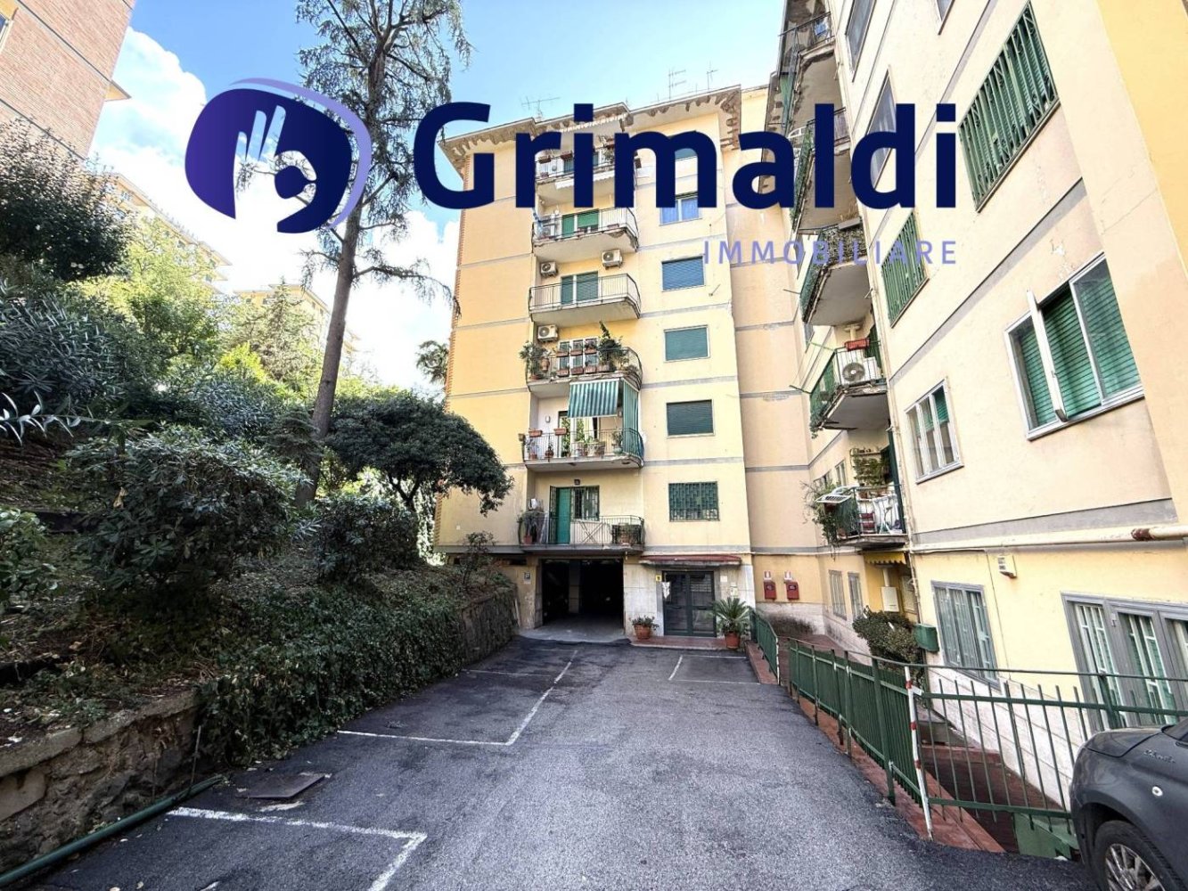 2 bedrooms Apartment in Naples, Italy No. 313637