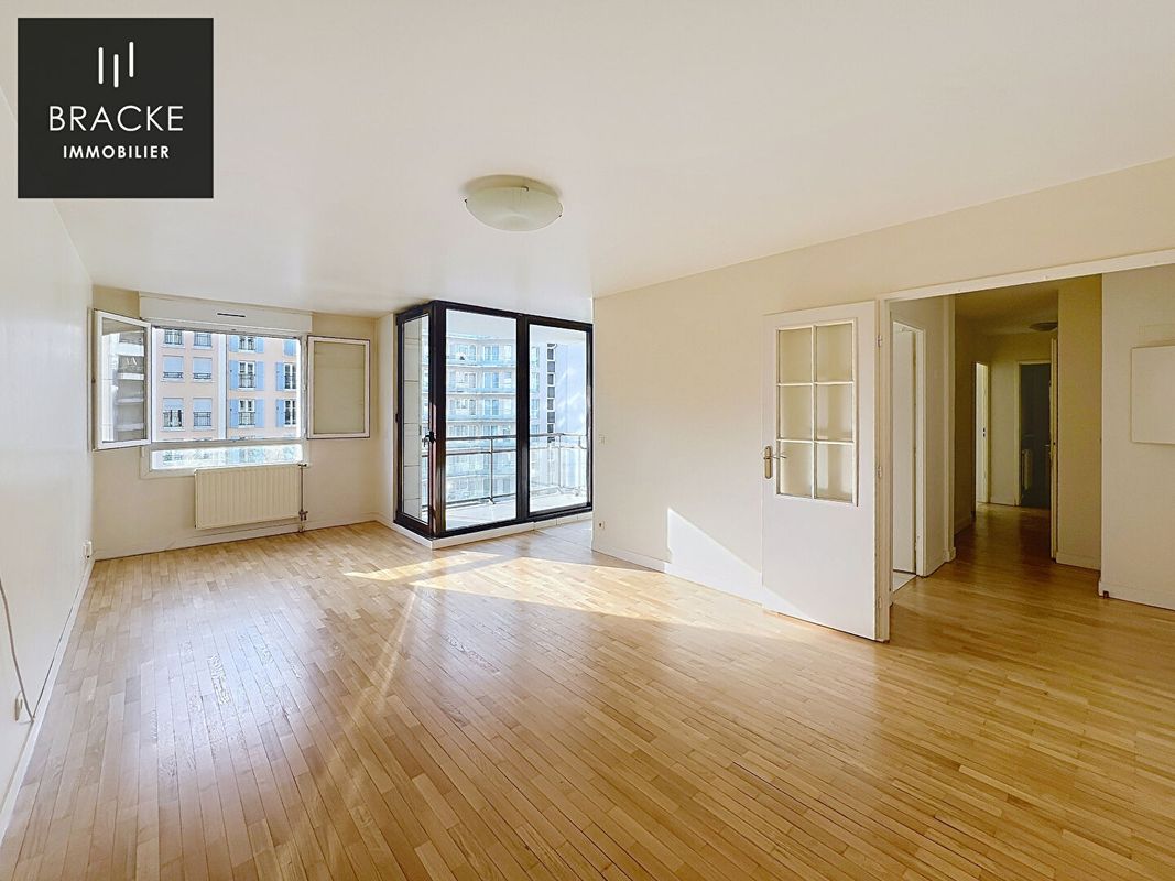 2 bedrooms Apartment in Courbevoie, France No. 135108