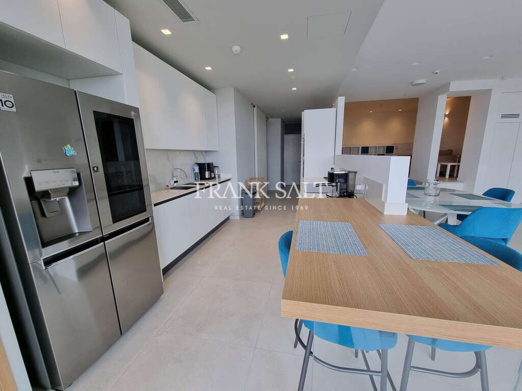 3 bedrooms Apartment in Saint Julian's, Malta No. 7105