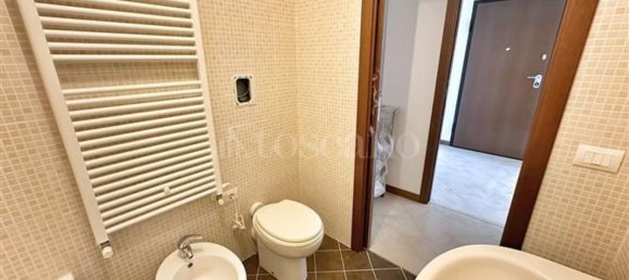 Apartamento de 2 dormitorios en Fiumicino, Italy No. 332020 21