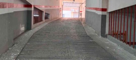  Garage in Almeria, Spain No. 186676 3