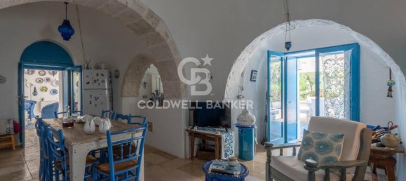 Дом с 5 комнатами в Остуни, Италия № 6000 19