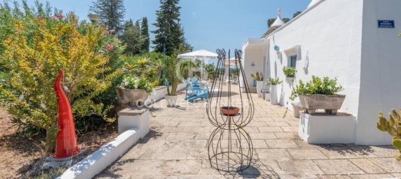 Дом с 5 комнатами в Остуни, Италия № 6000 11