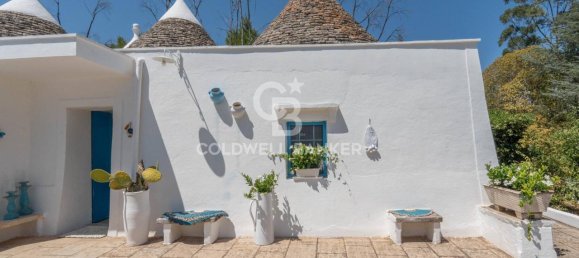 Дом с 5 комнатами в Остуни, Италия № 6000 41