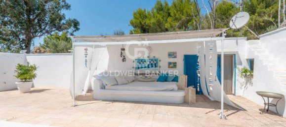 Дом с 5 комнатами в Остуни, Италия № 6000 6