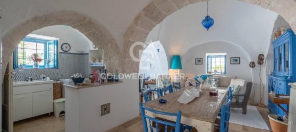 Дом с 5 комнатами в Остуни, Италия № 6000 37