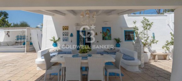 Дом с 5 комнатами в Остуни, Италия № 6000 2