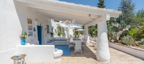 Дом с 5 комнатами в Остуни, Италия № 6000 10