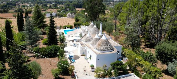 Дом с 5 комнатами в Остуни, Италия № 6000 39