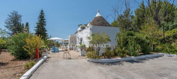 Дом с 5 комнатами в Остуни, Италия № 6000 32