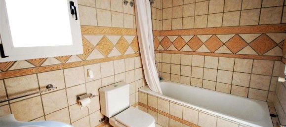 2 bedrooms House in Benahavis, Spain No. 122826 9