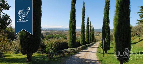 5 bedrooms Villa in Arezzo, Italy No. 57958 3