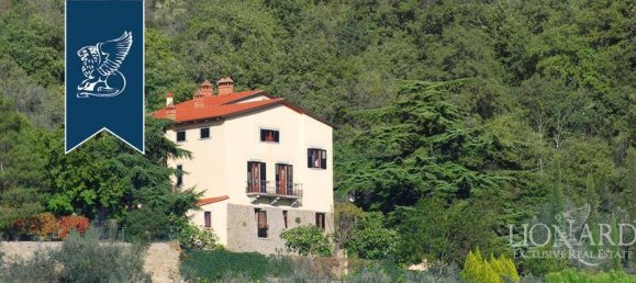5 bedrooms Villa in Arezzo, Italy No. 57958 2