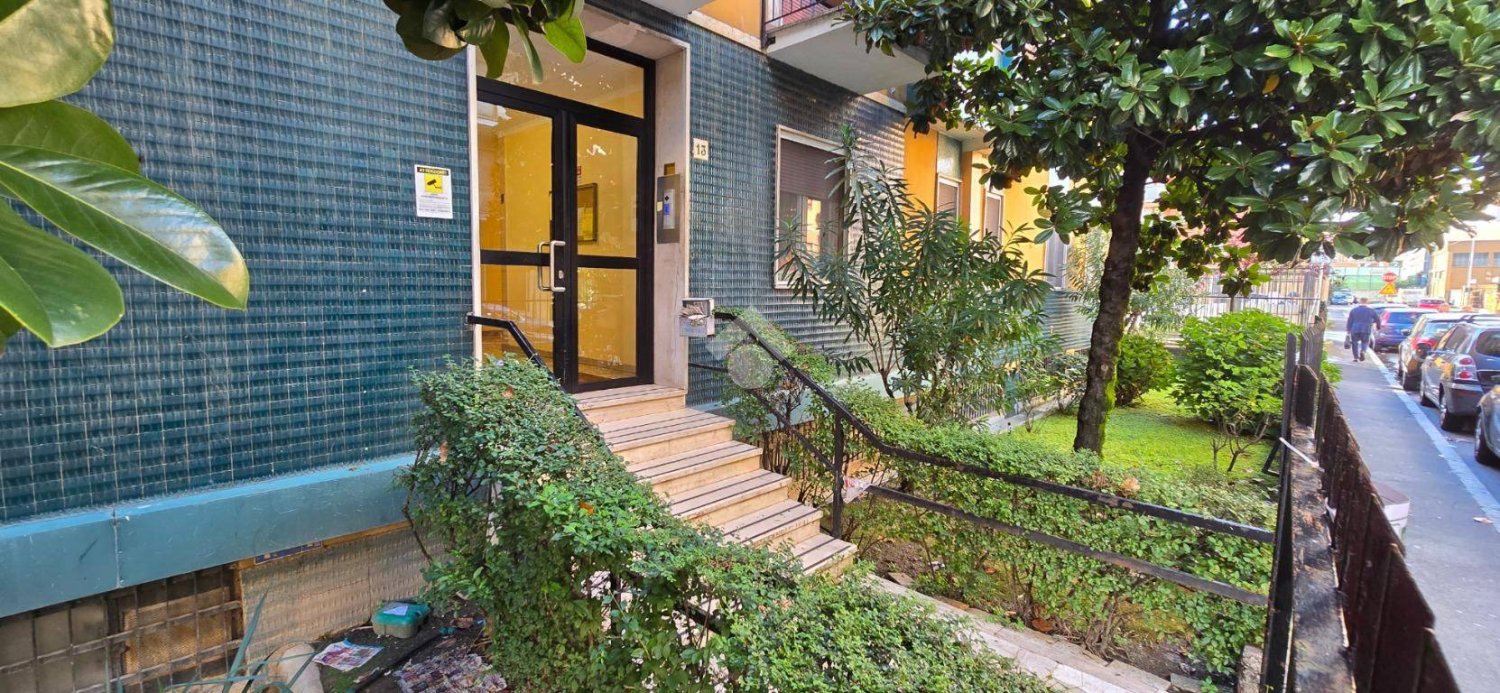 Квартира с 1 спальней в Чинизелло Бальсамо, Италия № 348740