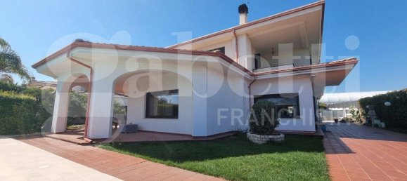 3 chambres Villa à Trani, Italy No. 57991 2