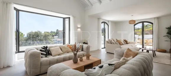 5 bedrooms Villa in El Madronal, Spain No. 190020 3