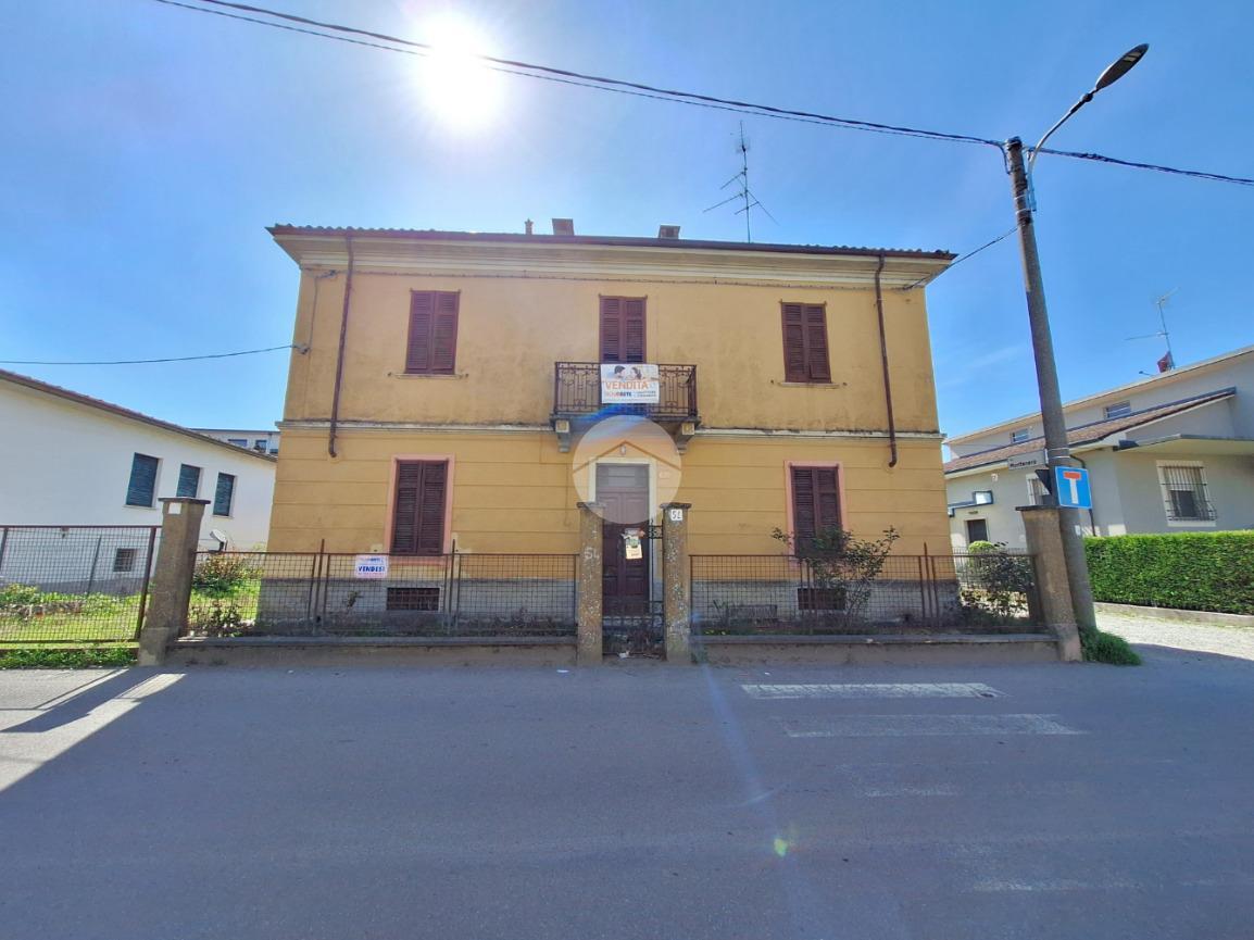 Casa de 4 divisões em Voghera, Italy N.º 146914