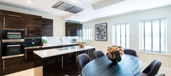 3 bedrooms House in London, United Kingdom No. 13245 9