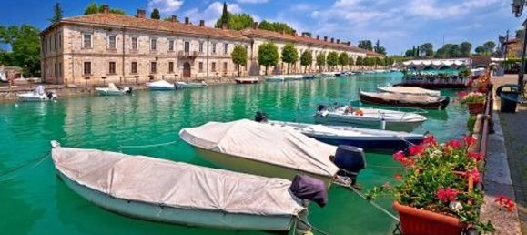 800m² Building in Peschiera del Garda, Italy No. 356999 2