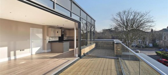 2 bedrooms Apartment in London, United Kingdom No. 3747 7