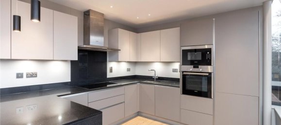 2 bedrooms Apartment in London, United Kingdom No. 3747 4