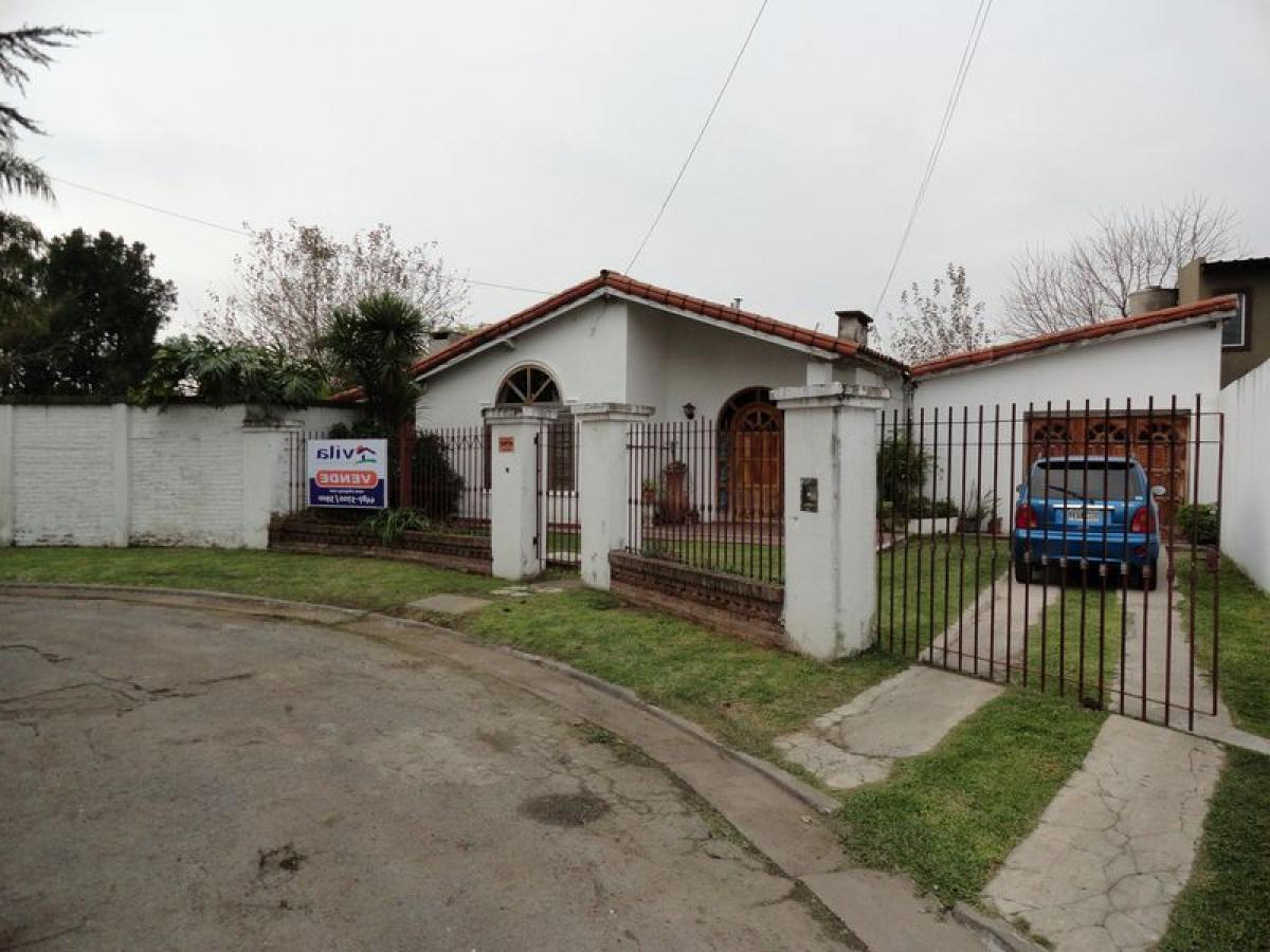 3 bedrooms House in Bermudez, Argentina No. 19422