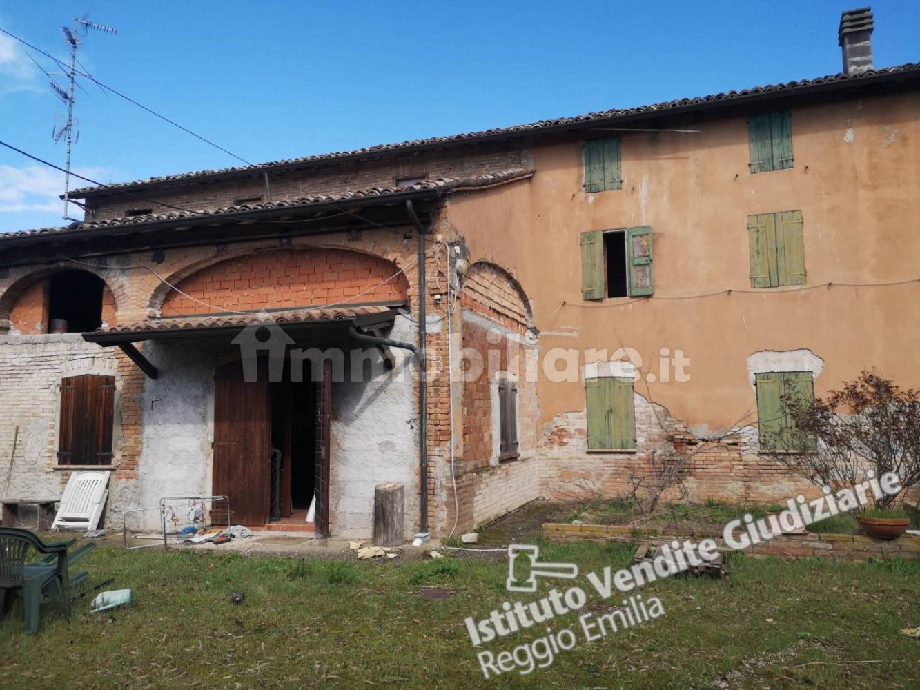 5 rooms Building in Poviglio, Italy No. 332645