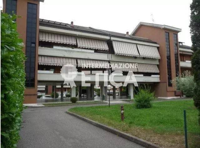 2 غرف نوم شقة في Magenta, Italy رقم 376490