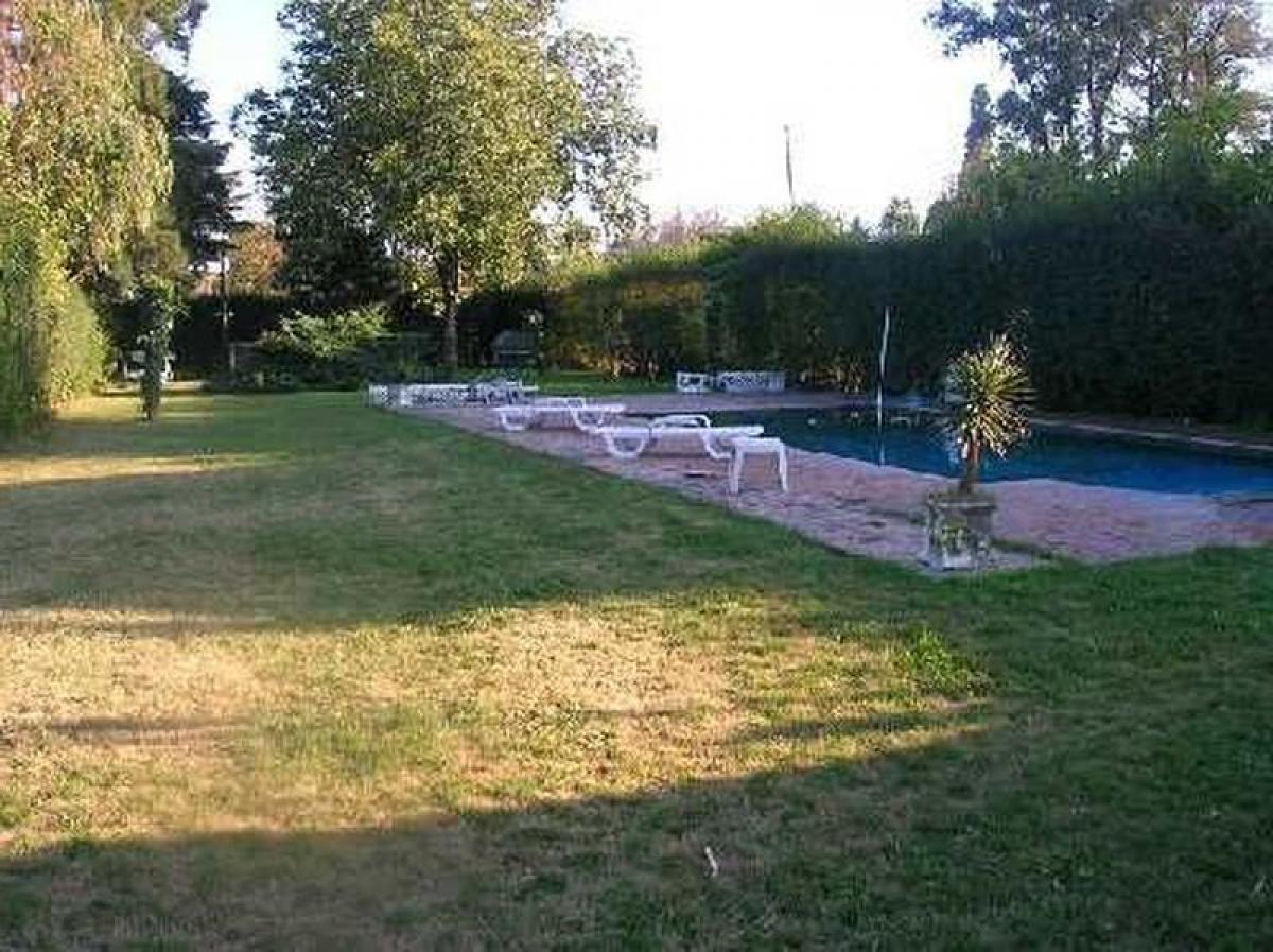  Land in Malvinas Argentinas, Argentina No. 32220