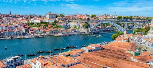 Gebäude in Vila Nova de Gaia, Portugal 500m², Nr. 70092 17