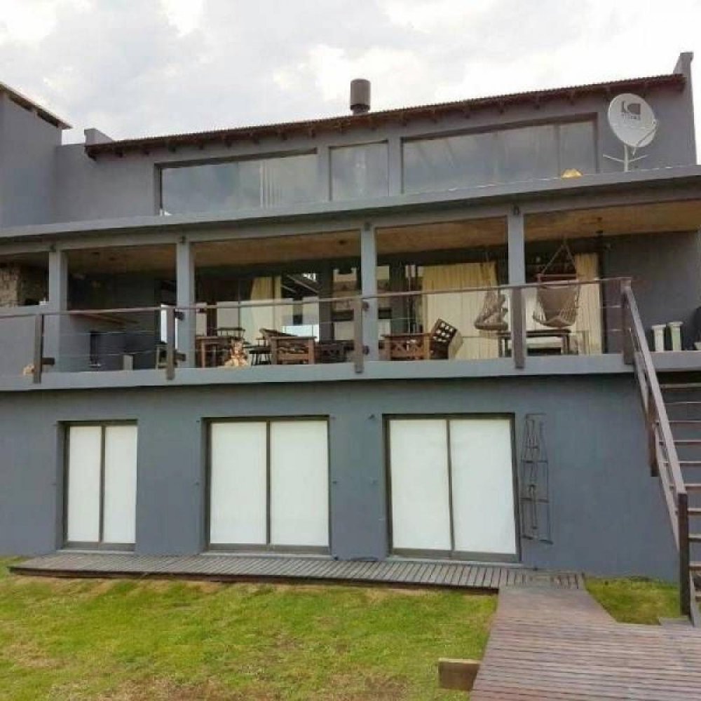 3 bedrooms House in Mar del Plata, Argentina No. 89911