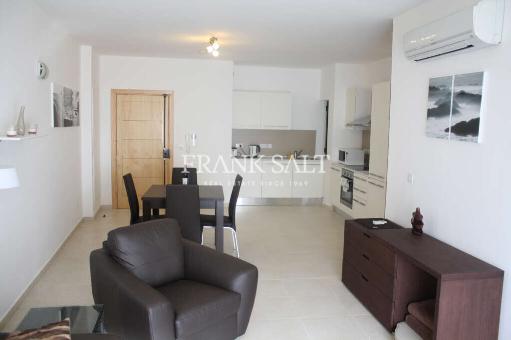 Квартира с 1 спальней в Сент-Джулианс, Мальта № 3406