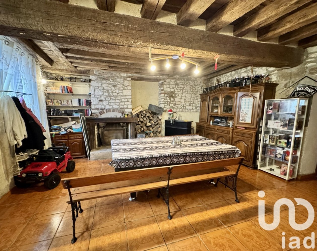 Villa de 4 dormitorios en Rigny-le-Ferron, France No. 210744