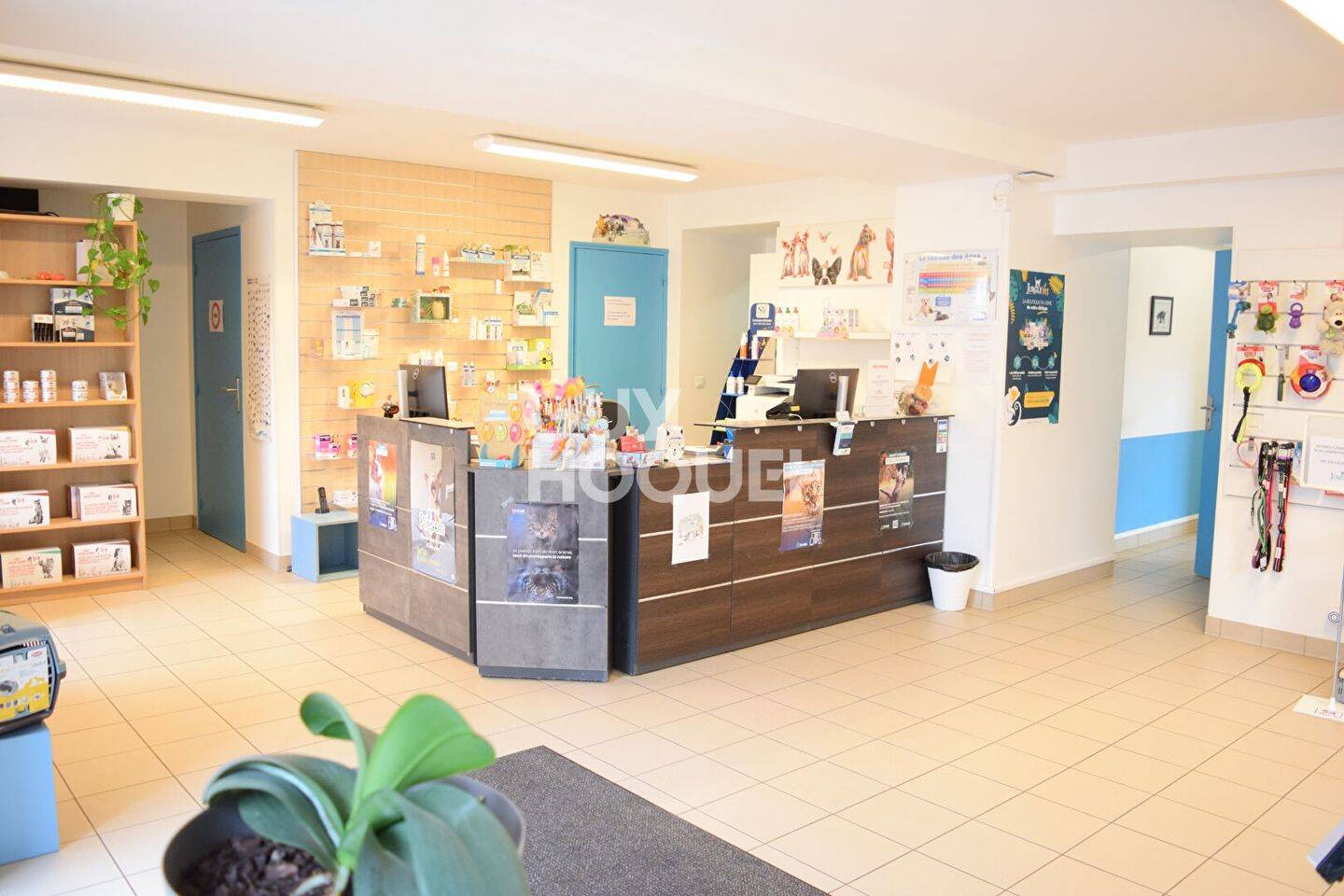 Propiedad comercial en Le Perray-en-Yvelines, France 155 m² No. 118627