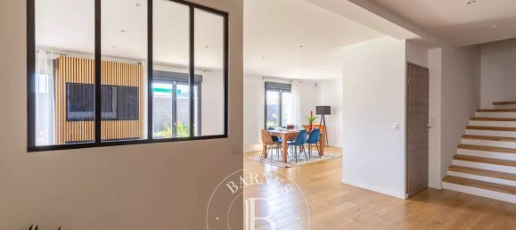 5 Schlafzimmer Haus in Montesson, France, Nr. 326696 11