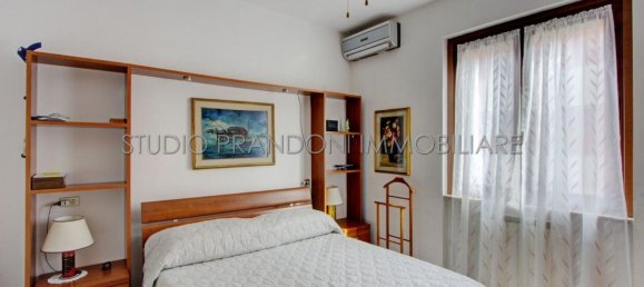 2-salle Appartement à Monza, Italy No. 278091 11