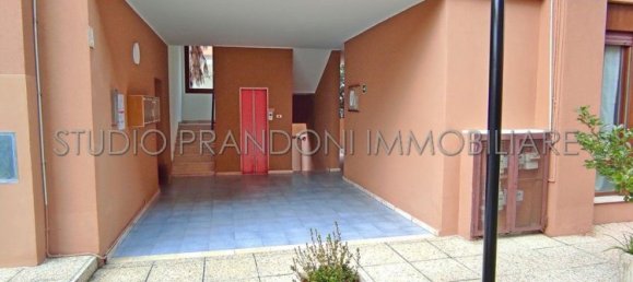 2-salle Appartement à Monza, Italy No. 278091 4