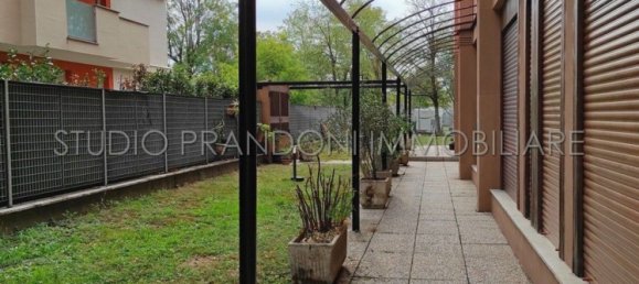 2-salle Appartement à Monza, Italy No. 278091 3