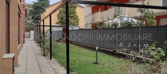 2-salle Appartement à Monza, Italy No. 278091 2