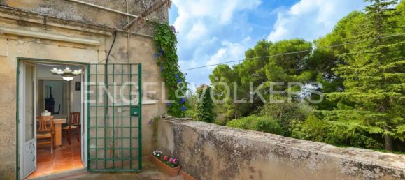 44 rooms Castles in Chiaramonte Gulfi, Italy No. 132091 19