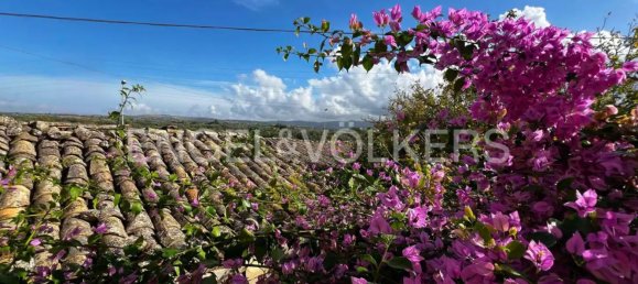 44 rooms Castles in Chiaramonte Gulfi, Italy No. 132091 14