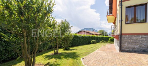 5 bedrooms Villa in Cunardo, Italy No. 62515 2