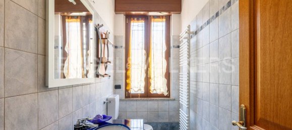 5 bedrooms Villa in Cunardo, Italy No. 62515 33