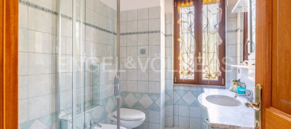 5 bedrooms Villa in Cunardo, Italy No. 62515 19