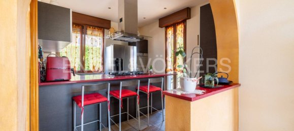 5 bedrooms Villa in Cunardo, Italy No. 62515 17