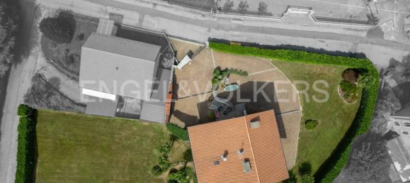 5 bedrooms Villa in Cunardo, Italy No. 62515 9