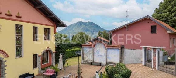 5 bedrooms Villa in Cunardo, Italy No. 62515 11