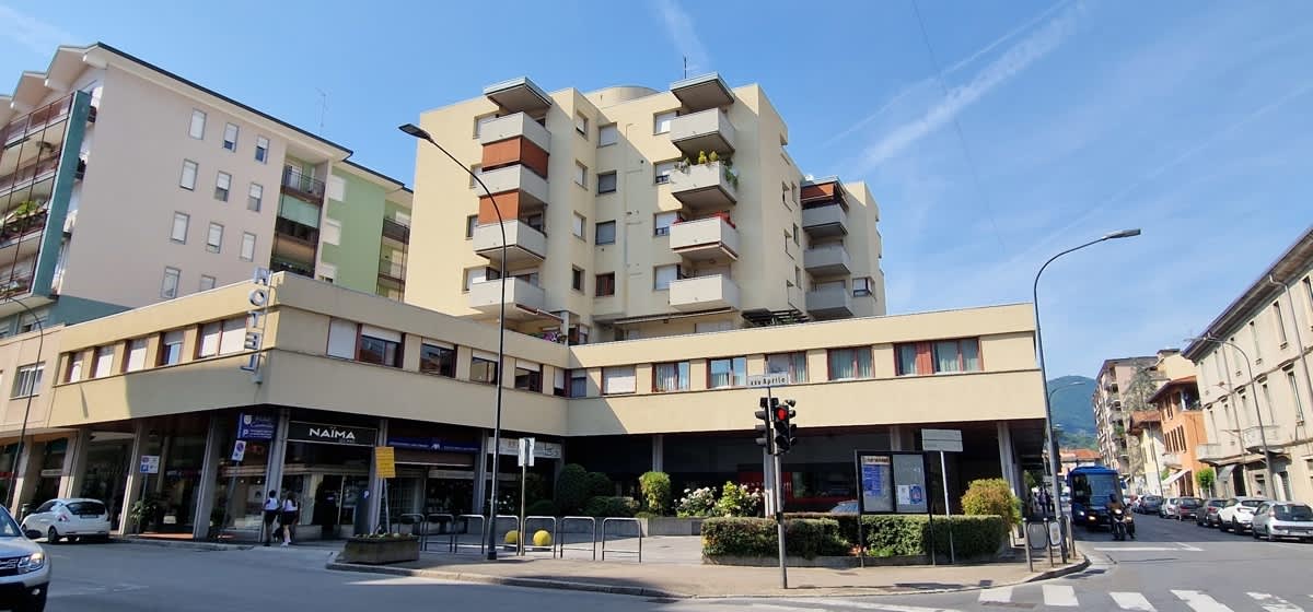 2 Schlafzimmer Wohnung in Erba, Italy, Nr. 329357