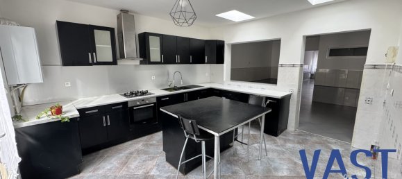 Дом с 3 спальнями в Туркуэн, Франция № 215477 2