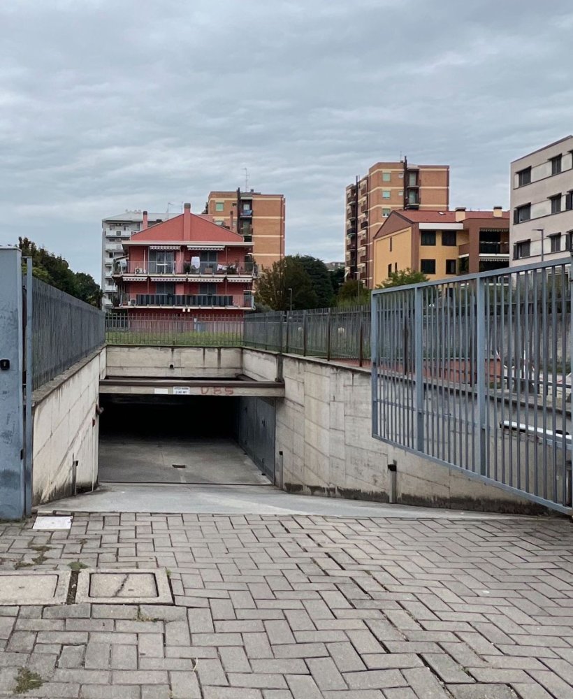 Garaje en Pioltello, Italy 15 m² No. 359041